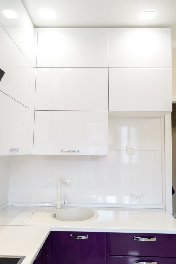 Белый кухонный гарнитур-Кухня из пластика «Модель 142»-фото2