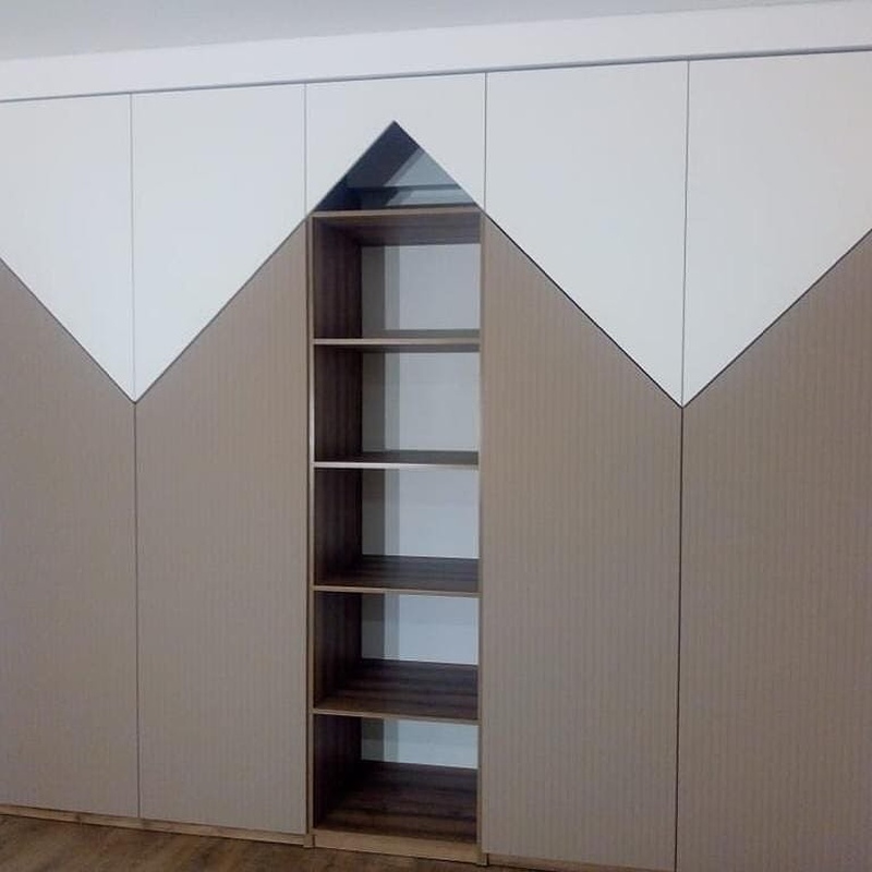 Встроенные распашные шкафы-Встроенный распашной шкаф в детскую «Модель 34»-фото1